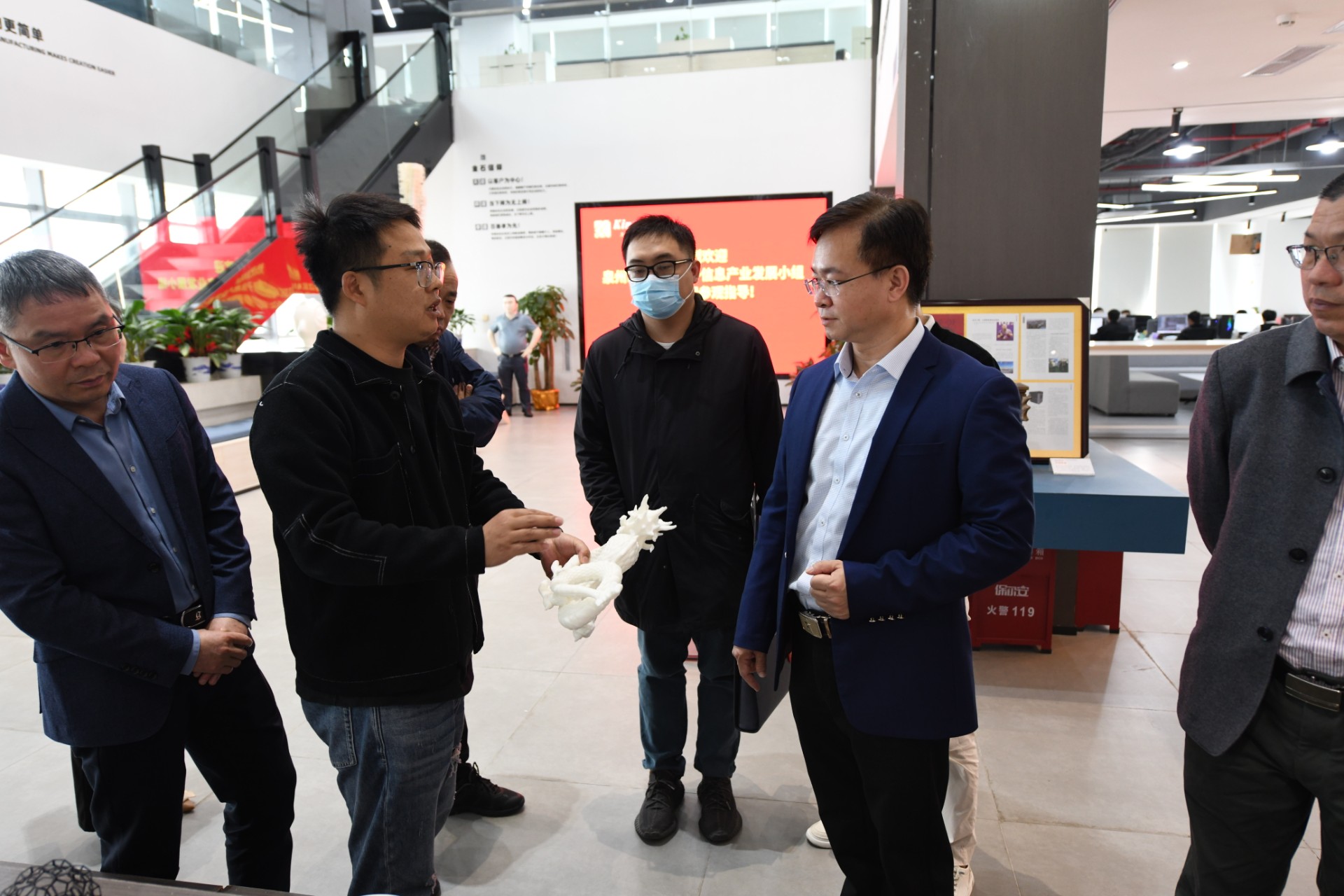 促协作，谋发展！泉州市洛江区电子信息产业发展小组莅临KY.COM开云,三维参观调研