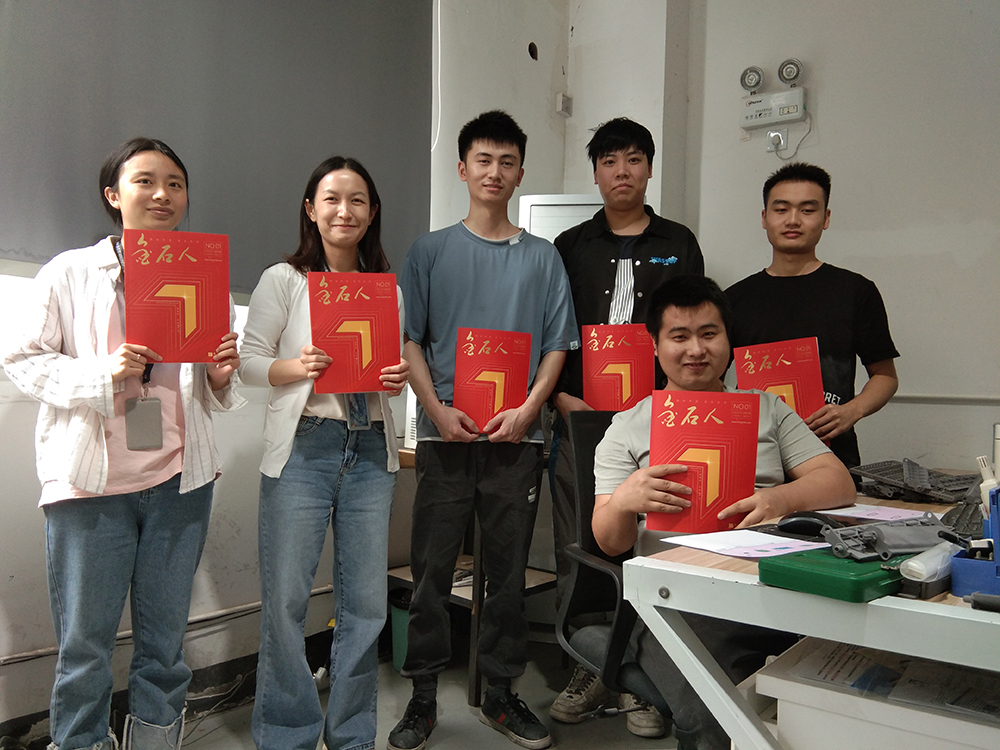 一路有您 不负“7”待 热烈庆祝深圳KY.COM开云,三维成立7周年和《KY.COM开云,人》内刊发行