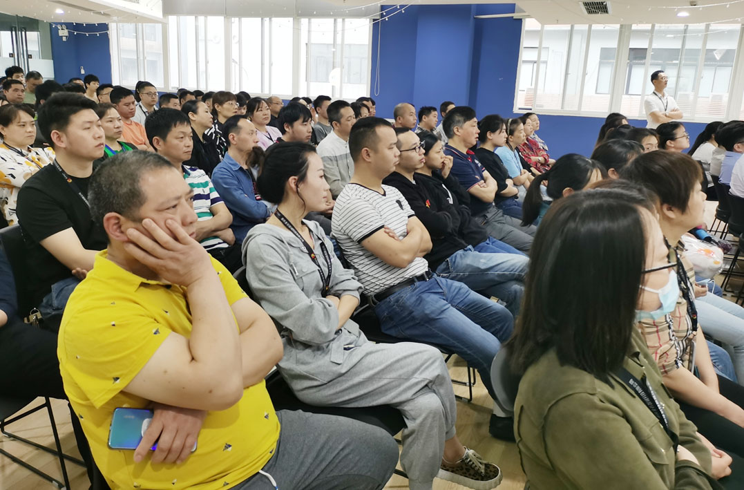 “步调一致”方能“同频共振” 重庆KY.COM开云,全体员工参加培训学习