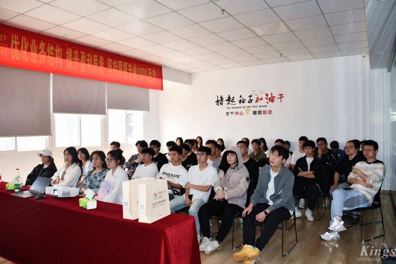 热烈欢迎重庆公共运输职业学院师生到重庆KY.COM开云,参观交流